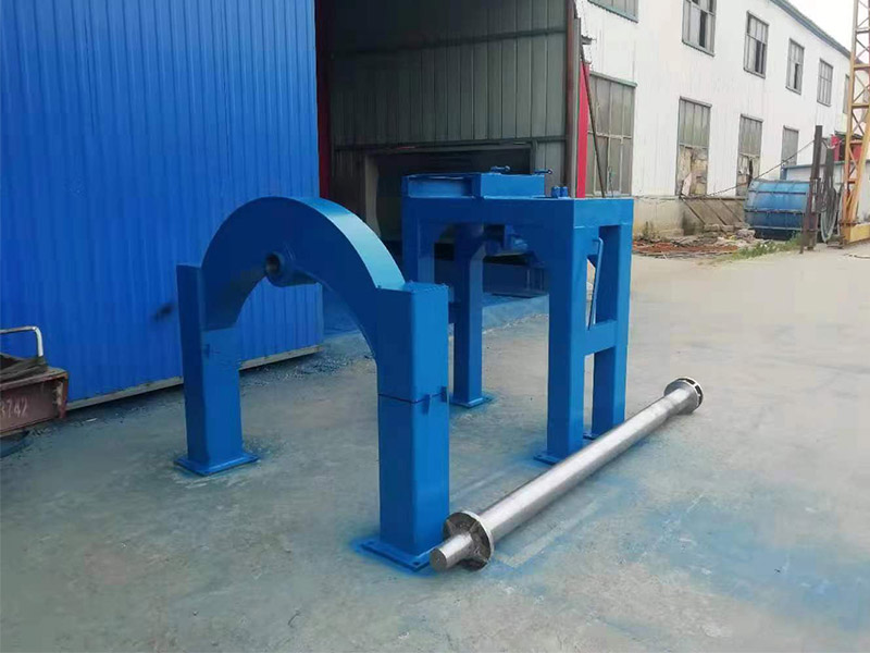 懸輥式制管機